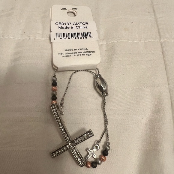 Cross bracelet - Picture 3 of 5